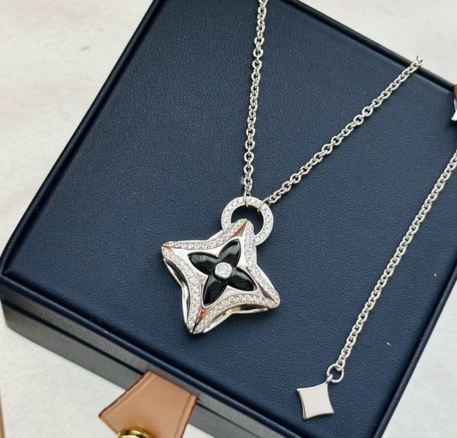 Louis Vuitton Necklaces